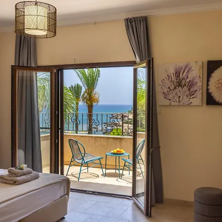 Sunnyvillas: 4br Seafront Villa*private Pool*bw44 Willa Protaras